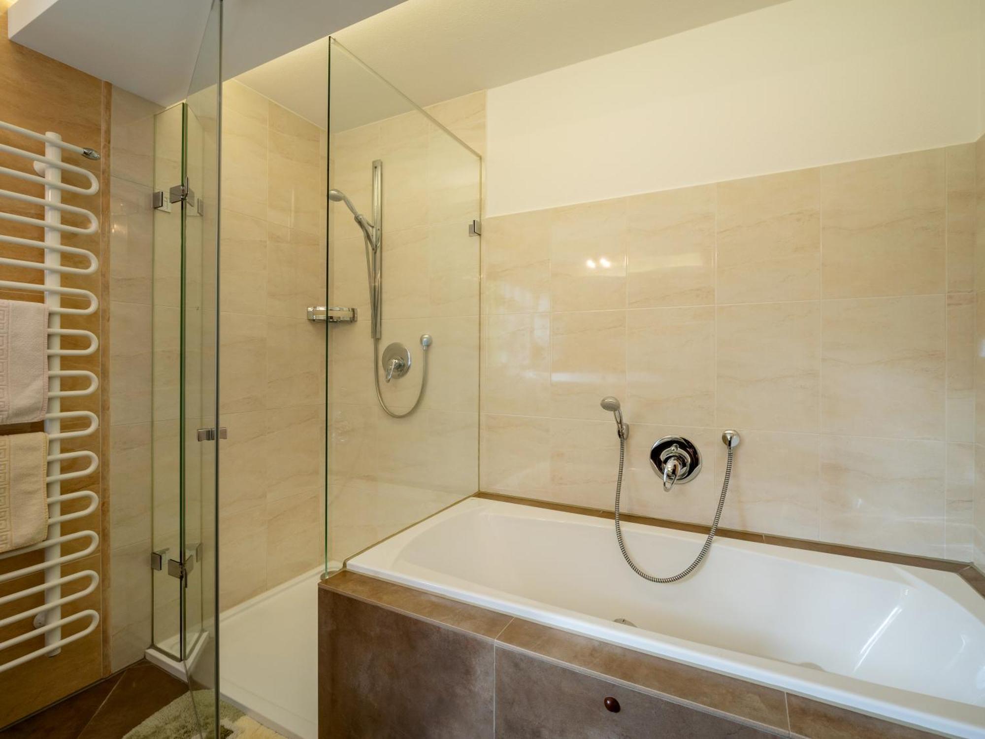 Ahornegg Apartment Тукс Екстериор снимка