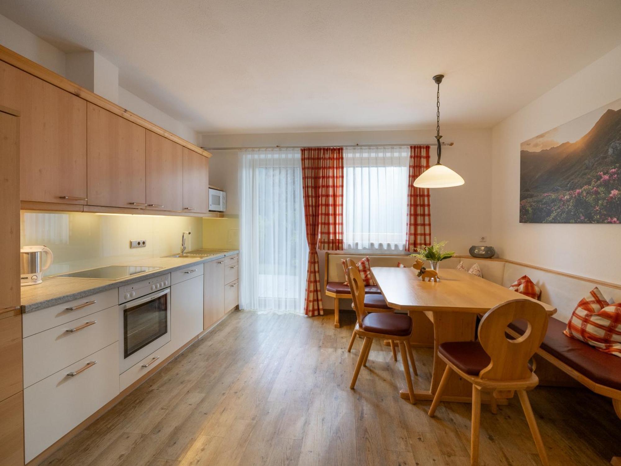 Ahornegg Apartment Тукс Екстериор снимка